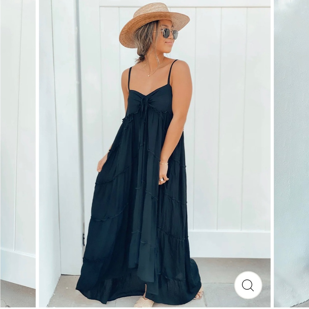 Love Stitch Women's High Low Dress Size: Large Color: Navy